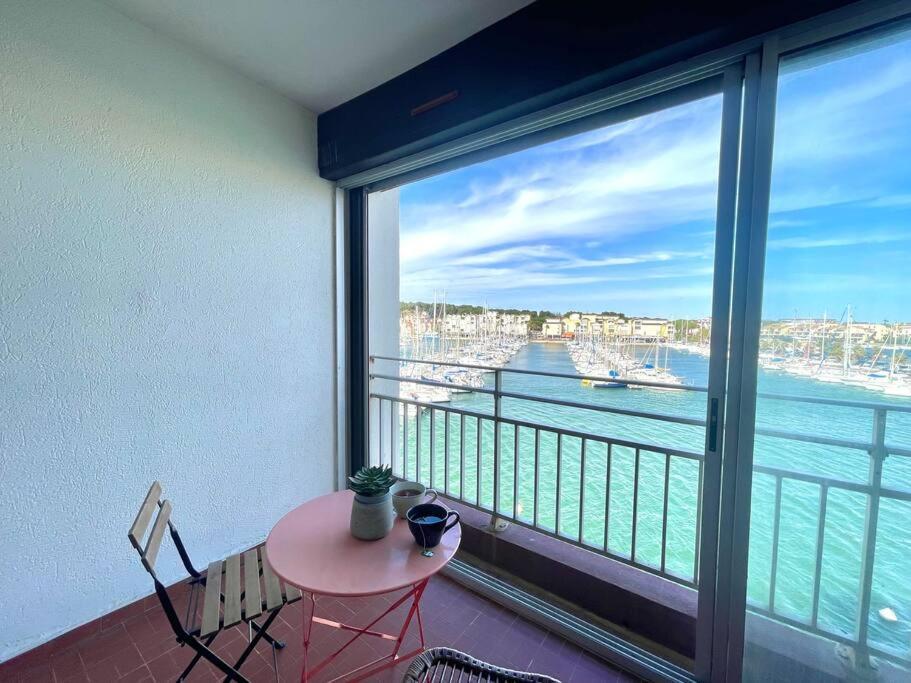 Appartement Vue Sur Le Port Gruissan Exteriör bild